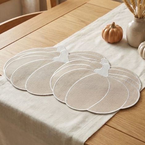 2 Pack Pumpkin Shaped Linen-Look Placemats (1/2)