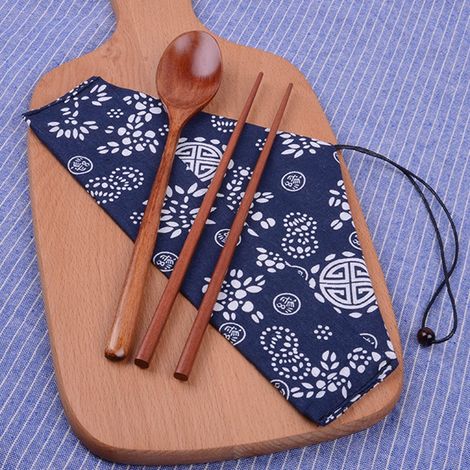 Ensemble de vaisselle portable en bois comprenant baguettes et cuillère à café, idéal pour les voyages, le bureau ou les activités de plein air. (1/5)