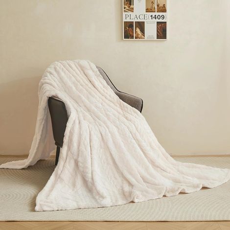 Manta de franela gruesa, suave y cálida de color beige, 150 × 200 cm, para cama y funda de sofá. (1/5)