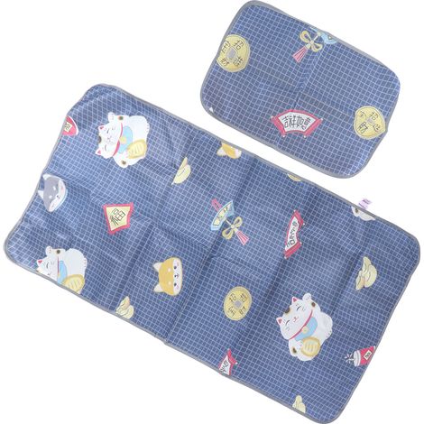 Tapis rafraîchissant d'été lavable et pliable avec taie d'oreiller intégrée pour la chambre à coucher (90 x 195 cm). (1/5)