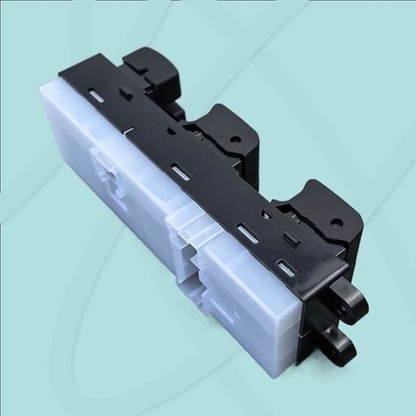 Il s'agit du commutateur de lève-vitre électrique 25401-ED000 pour les modèles Nissan Tiida, Livina, Sylphy et Junyi. Il commande la montée et la descente des vitres électriques et est compatible avec
