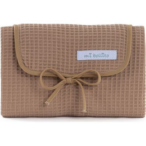 Matelas à langer portable, pliable et imperméable. Tissu 100% coton gaufré. Facile à ranger dans le sac de la maman. Idéal pour un cadeau de naissance. (Marron pastel) (1/5)