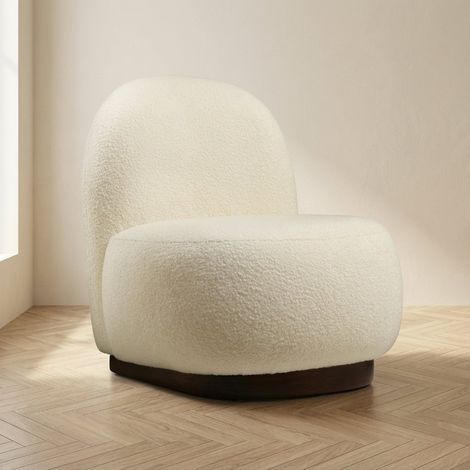 Japandi-Sessel in cremefarbenem Bouclé in organischer Form Tina (1/5)