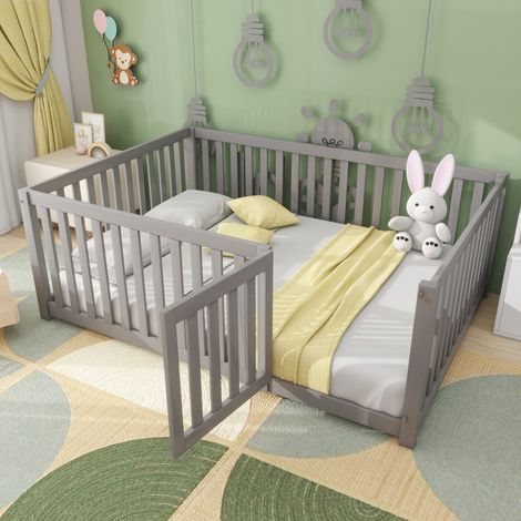Cama infantil de suelo de madera gris 140x200 cm con valla de 60 cm y puerta, sin somier (1/5)