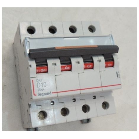 Disjoncteur 10A 4P courbe D 25kA 400V borne vis/vis 4 modules DX3 LEGRAND 409845