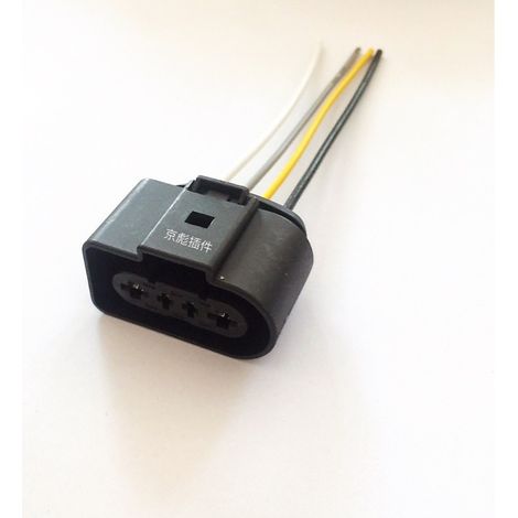 Older Volkswagen Audi fuel pump connector, 4-pin automotive connector (1/2)