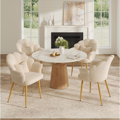 Set di 4 poltrone 64x65,5x85 cm in tessuto peluche beige con cuscini – MEUBLIV (1/5)