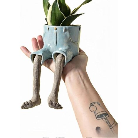 Pot de fleurs en résine en forme de personnage assis - Joli design avec des jambes pendantes (1/5)