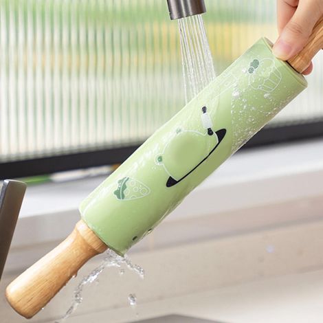 Rouleau à pâtisserie multifonctionnel avec manche extensible, vert, idéal pour la pâtisserie à la maison. (1/5)