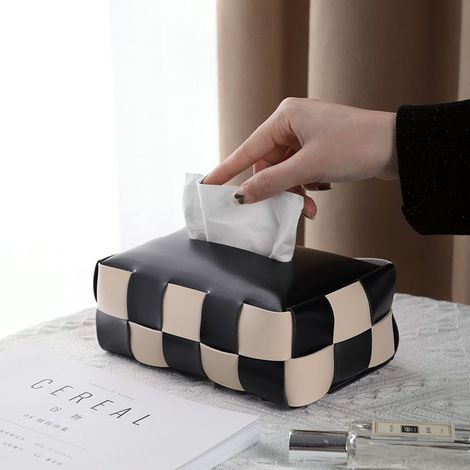 Hochwertige, kunstvoll gestaltete Aufbewahrungsbox aus gewebtem Leder, leichtes und luxuriöses Design, schwarz-weiß kariertes Muster, ideal für Auto und Wohnzimmer, elegantes Deko-Accessoire. (1/5)