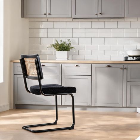 Chaise de salle à manger vintage à dossier cannage et assise (1/5)