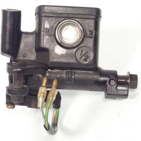 [PRODUIT D'OCCASION] Maître cylindre frein avant origine pour scooter Sym 125 HD 2004 (1/2)