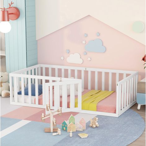 Cama Montessori infantil 90x200 cm de madera maciza blanca con valla de seguridad y puerta abatible (1/5)
