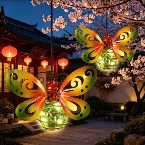 Paquete de 2 luces solares colgantes con forma de mariposa y colgante de resorte para jardín, porche y patio. (1/3)