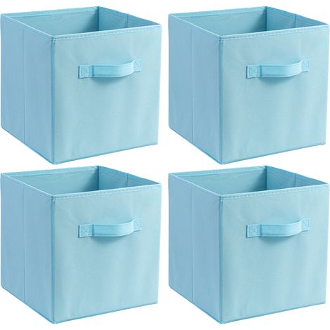 Quatre paniers de rangement pliables en tissu, parfaits pour être placés sur une étagère à jouets dans une chambre d'enfant.