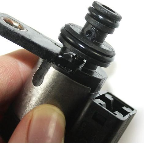Das Getriebemagnetventil 31705-AA430 ist für Subaru 5EAT Getriebeventilgehäuse-Automobilteile geeignet. (1/4)