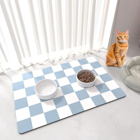 Futternapfunterlage für Katzen und Hunde, 51 x 30,5 cm, rutschfeste, karierte Haustiermatte, zum Unterlegen von Futternäpfen für unordentliche Trinker, leicht zu reinigen, blau-weiß (1/5)