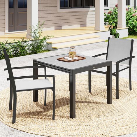 Set di 2 sedie da giardino impilabili con braccioli, struttura in acciaio, 60 x 65 x 85 cm, grigio chiaro.