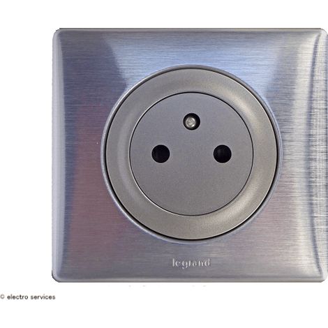 Prise de courant 2P+T Surface Céliane Complet Aluminium  Griffes: Sans griffes