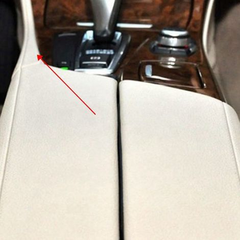 51169216858 ist geeignet für die Zierleiste der Armlehnenabdeckung des BMW 5er (F10, F11, F18) der Baujahre 2010-2017. (1/4)