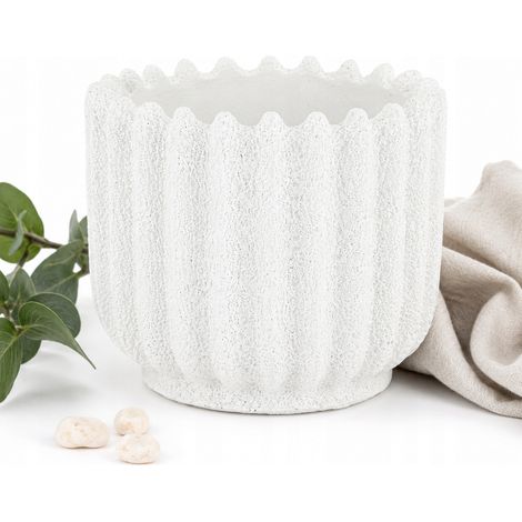Tapa de maceta de cemento blanco de 13,5 x 15 cm con estructura decorativa. (1/5)