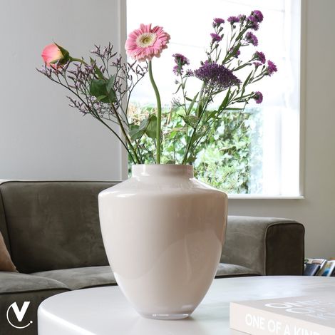 Vase décoratif de table en verre soufflé à la bouche pour intérieur coloris ivoire - PANGIVO (1/4)
