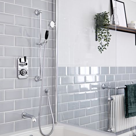 Hudson Reed Elizabeth - Kit de douche rétro - Mitigeur thermostatique à double fonctions avec inverseur&44 Kit douchette sur rampe et Bec verseur baignoire mural - Chromé et Noir (1/5)