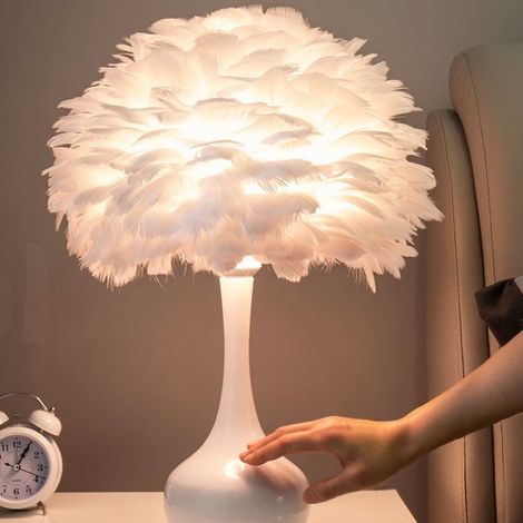 Nachttischlampe mit weißen Federn, nordischer Stil, Wassertropfen-Design, warmes Licht, nicht berührungsempfindlich, romantische und gemütliche Dekoration für das Schlafzimmer-lsw