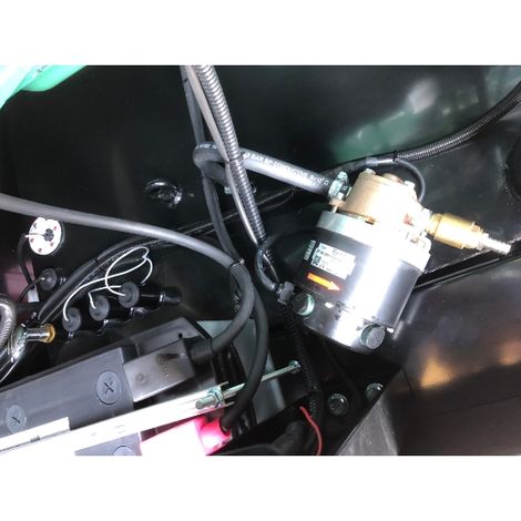 Dispositif d'alimentation automatique de nuit à partir d'un grand réservoir externe