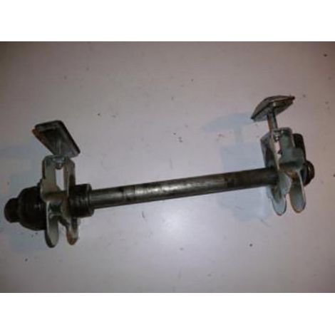 [PRODUIT D'OCCASION] Axe roue arrière origine pour moto Suzuki 600 Bandit 1996-1999