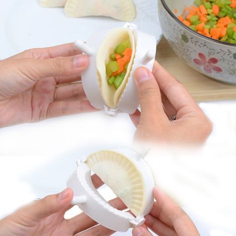 Trade Shop - Set 2 Pezzi Forma Formine Per Ravioli E Panzerotti Impasti Plastica Bianco -