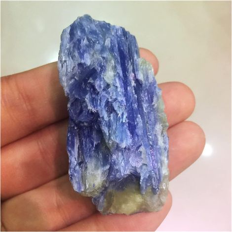 Spécimens de Cristal de kyanite Naturelle Bleu Pierre précieuse Originale Quartz Pierre décorations for la Maison décoration en Pierre Collections de la Maison (Size : About 50g) (1/5)