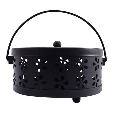 Une boîte à spirales anti-moustiques en acier galvanisé noir avec un motif de fleur de prunier découpé dans du métal, une poignée de transport, sûre et résistante à la chaleur, avec sac.