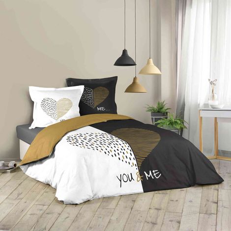 Douceur D'Intérieur – Parure de lit 260 x 240 cm 100% coton – Imprimé cœur stylisé noir et blanc – Finition boutons pression – 2 taies d'oreiller 63x63 cm (1/3)