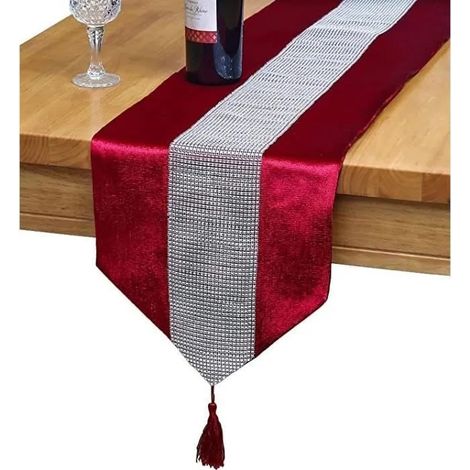 Chemin de table 32180cm, avec Bande Diamante et Pompons - rouge vin (1/4)