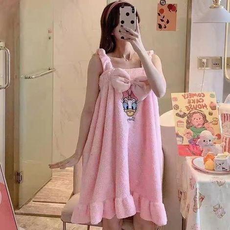 Damenbadekleid mit Trägern – weich, saugfähig und hübsch zum Entspannen zu Hause in Rosa (1/5)