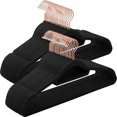 SONGMICS Grucce Appendiabiti in Velluto, 50 Pezzi, Salvaspazio e Antiscivolo, Gancio Girevole a 360°, Spesso 0,6 cm, Largo 43,5 cm, Cappotti Pantaloni, Nero Inchiostro e Oro Rosa CRF21BK50 (1/5)