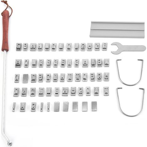 Logo BBQ, scritta in inglese, logo BBQ a forma di fuoco, set di utensili per barbecue (1/2)