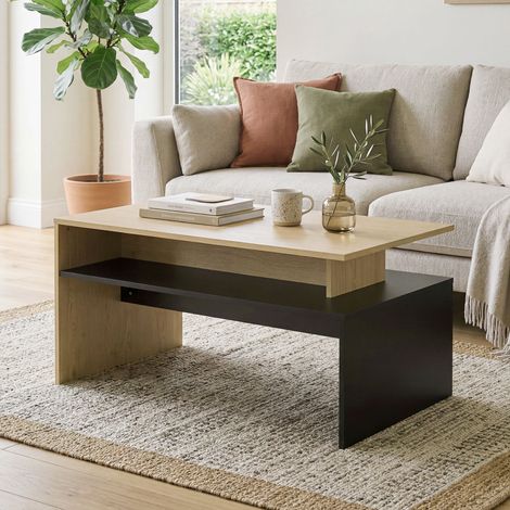 Moderner zweifarbiger Couchtisch mit versetzten Ebenen und Ablagefach, 95 x 55 x 50 cm, Naturholz und Schwarz