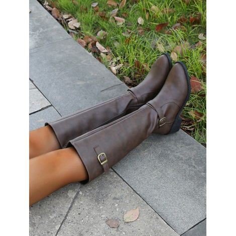 Bottes cavalières pour femmes, à la fois tendance et confortables, montantes, avec talons compensés, fermeture éclair latérale et bout pointu, parfaites avec un jean. (1/5)