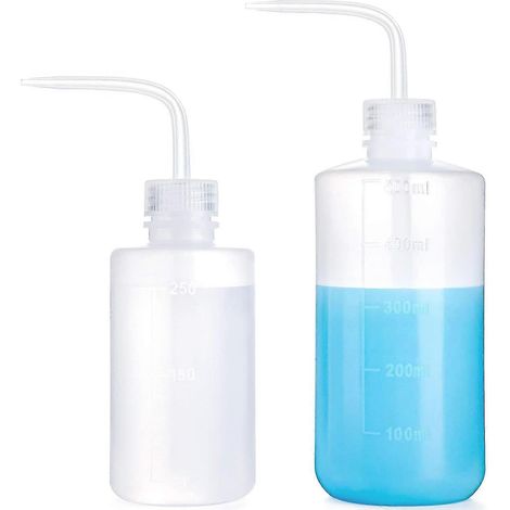 Lot de 2 arrosoirs, 250 ml et 500 ml, pour plantes grasses et fleurs. Bouteille souple en plastique avec goulot flexible et système de sécurité. (1/4)