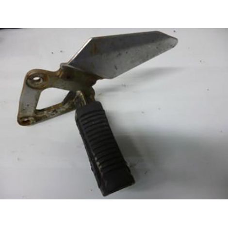 [PRODUIT D'OCCASION] Platine de repose pied passager gauche origine pour moto Suzuki