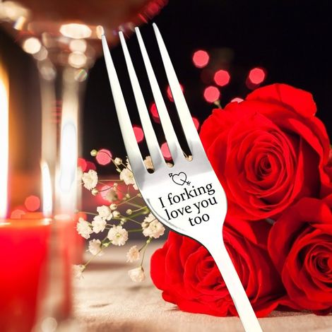 Gravierte Gabel und Löffel „Ich liebe dich“ – Edelstahl-Essgabel mit personalisiertem Buchstaben – Einzigartiges und lustiges Geschenk (1/5)