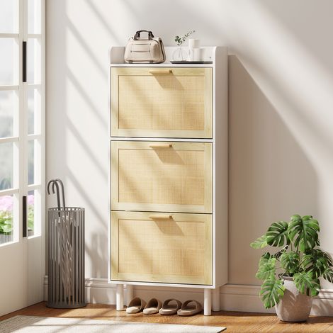 HOMCOM Meuble à Chaussures Design Bohème - 3 Portes Abattantes, Étagère Effet Résine Tressée, 65x24,5x153cm, Blanc