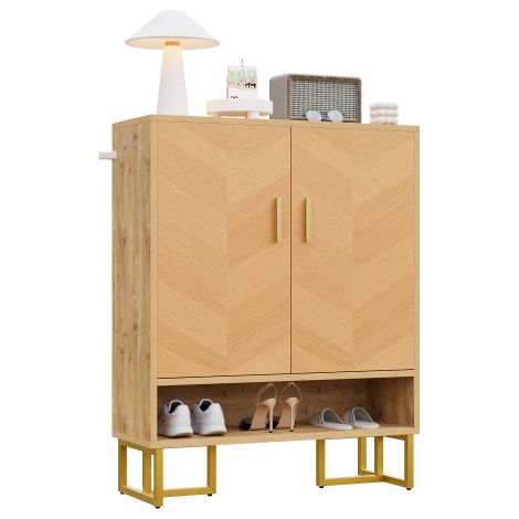 Armoire à chaussures moderne minimaliste avec texture bois unique, cadre métallique doré, 2 portes, design étroit et fonctionnel pour entrée ou couloir, avec étagères et compartiment incliné pour rang