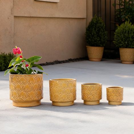 Set de 4 pots de fleurs en céramique jaune doux avec relief cœur (1/5)