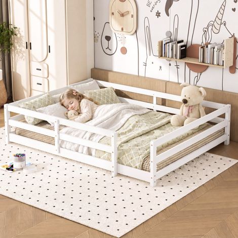 Lit Montessori enfant au sol en pin massif blanc 140x200 cm avec sommier à lattes et barrière 4 côtés (1/5)