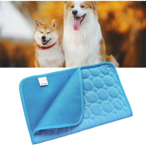 Tapis rafraîchissant extra large pour chiens et chats, respirant et idéal pour l'été (bleu, XL 100 x 70 cm). (1/5)