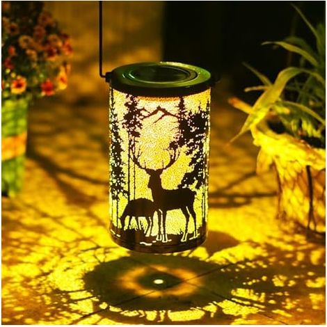 Lanterne solaire de Noël d'extérieur étanche en forme de cerf - Décoration de jardin - Cadeau d'anniversaire pour femme, maman, grand-mère - Lampes solaires à suspendre en métal pour cour, patio (1/5)
