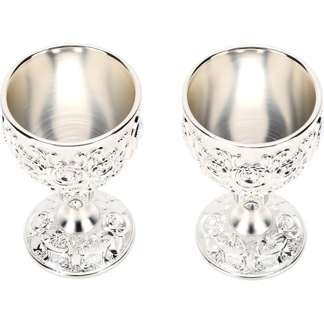 Ensemble de 2 gobelets médiévaux en métal argenté orné de roses en relief, style vintage, parfaits pour un mariage, une fête ou une décoration intérieure. (1/5)